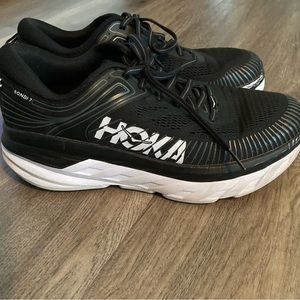 Size 8.5 Women’s Bondi 7 Hoka shoes.